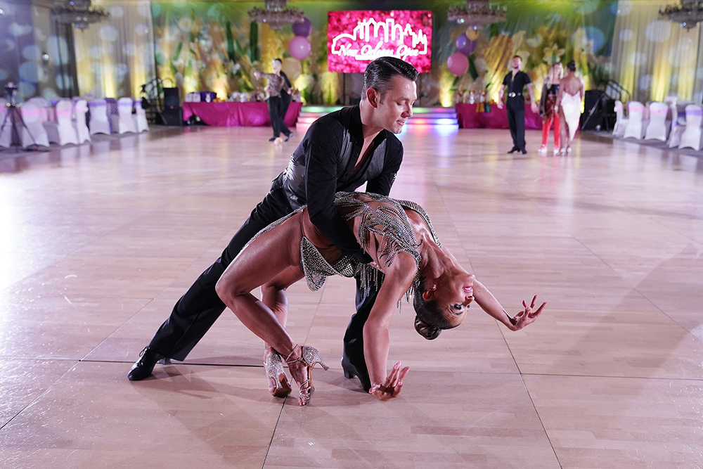 Ballroom Dancing Queens are avea premiera la E! pe 24 noiembrie