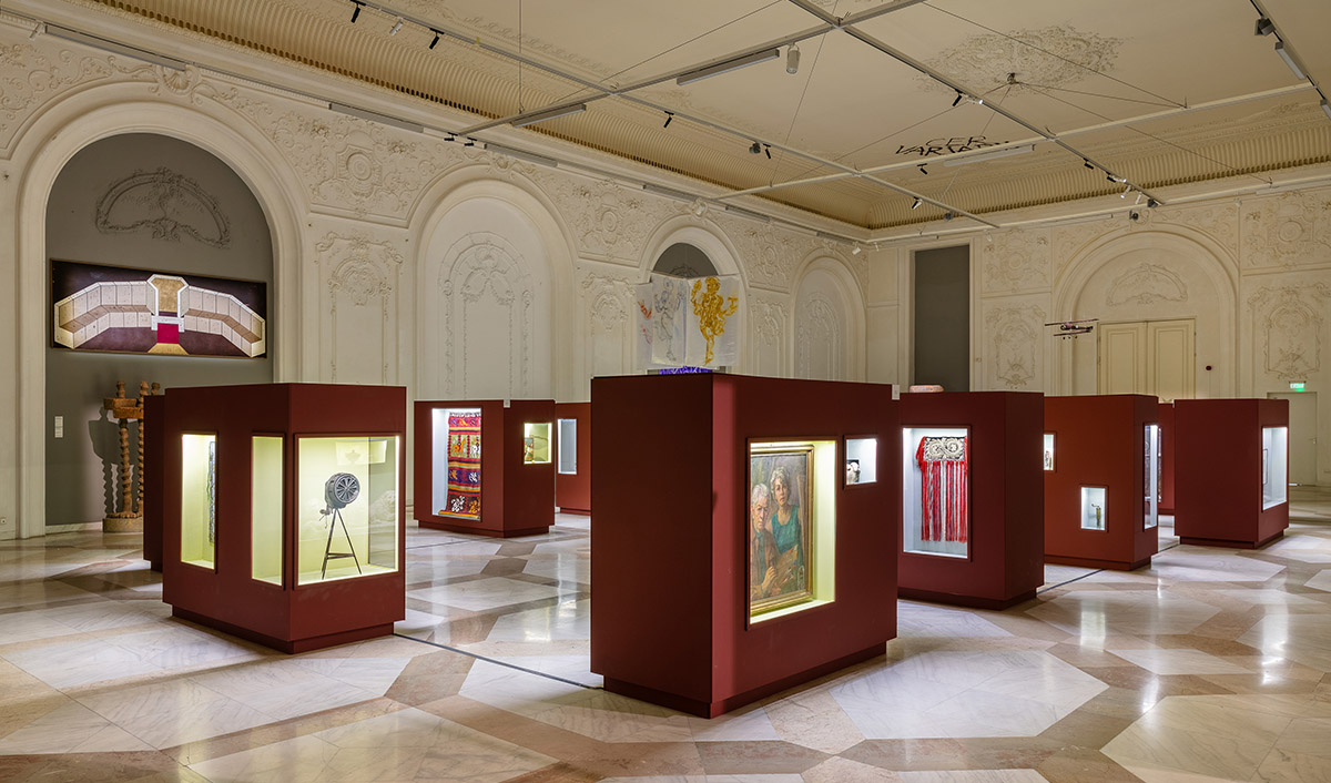 Tur ghidat &icirc;n expoziția &bdquo;Răsucirea. Triumful provinciei, amurgul imperiilor&rdquo; la MNAC București