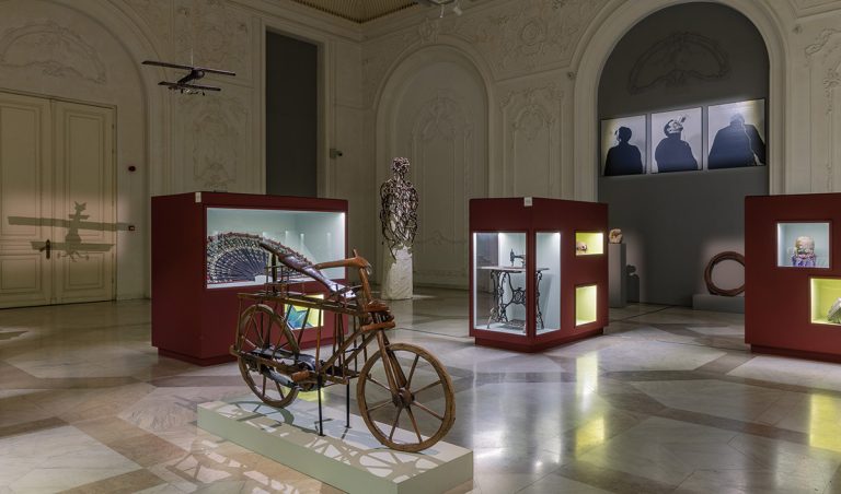 Tur ghidat în expoziția „Răsucirea. Triumful provinciei, amurgul imperiilor” la MNAC București