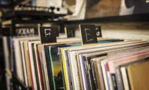Cluj-Napoca întâmpină un nou magazin dedicat vinilurilor: „La Vinil” își deschide porțile chiar de Record Store Day!