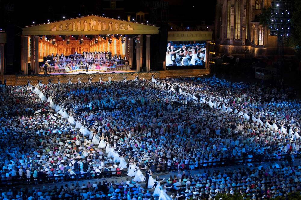 Bilete în vânzare pentru concertele André Rieu: trăiește magia muzicii live, în 2025, la BTarena, Cluj-Napoca!
