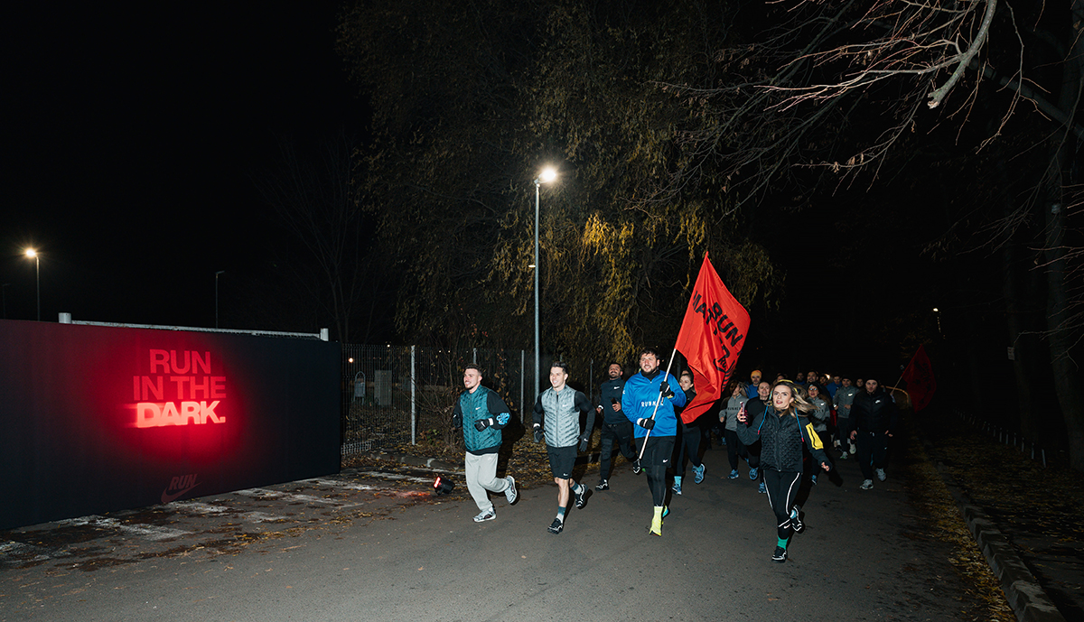 Nike, mai determinat ca niciodată să-și susțină comunitatea în a merge mai departe, prin sport, fan engagement și story telling