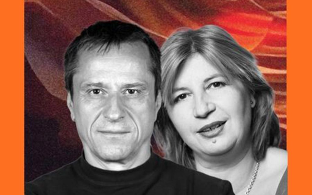 Un bărbat şi mai multe femei