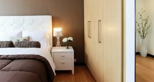 Cum să alegi patul perfect pentru un dormitor mic?