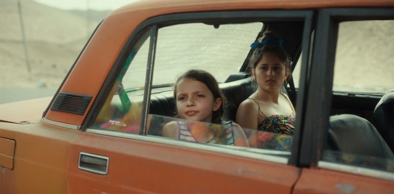 Reinas – o superbă poveste de inițiere, în spiritul anilor ’90, vine în cinematografe din 28 februarie