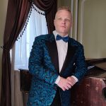 Tenorul Ştefan von Korch din nou pe scena Operei Naţionale din Iaşi pe 16 martie în “Văduva veselă 2.0” regizată de Andrei Şerban