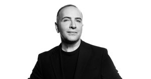 Răzvan Mazilu revine pe scenă ca dansator, după 10 ani de pauză, într-un spectacol impresionant despre balerinul Vaslav Nijinski