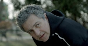 SECUNDAR de Alexandra Badea: un joc indiscret cu rolurile din viaţa noastră