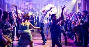 Ultimele 10 reprezentații ale spectacolului de teatru imersiv "Marele Gatsby" din acest sezon