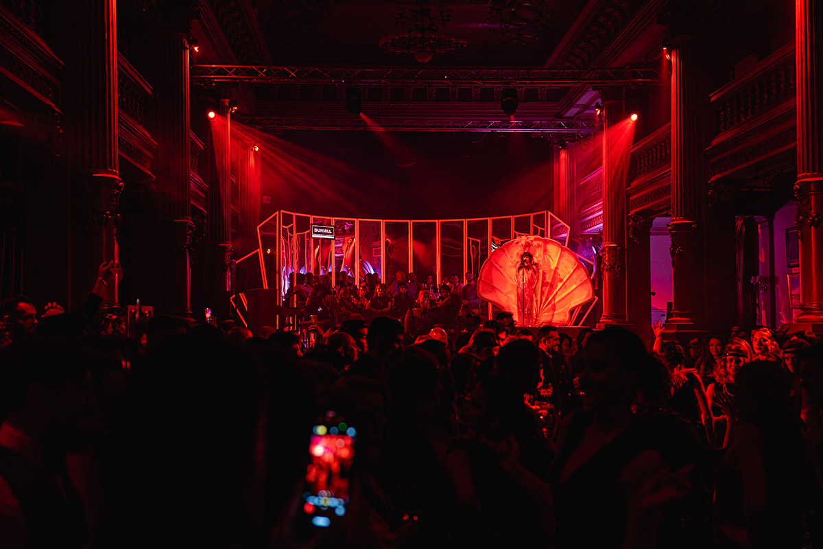 Ultimele 10 reprezentații ale spectacolului de teatru imersiv "Marele Gatsby" din acest sezon