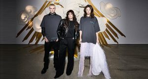 ALMAZ schimbă perspectiva. Colaborare inedită cu IQOS la Mercedes-Benz Bucharest Fashion Week