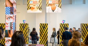 Milano Design Week a adus la un loc designul, AI-ul și inspirația colectivă. Instalația creată de IQOS și designerul Seletti a atras atenția participanților