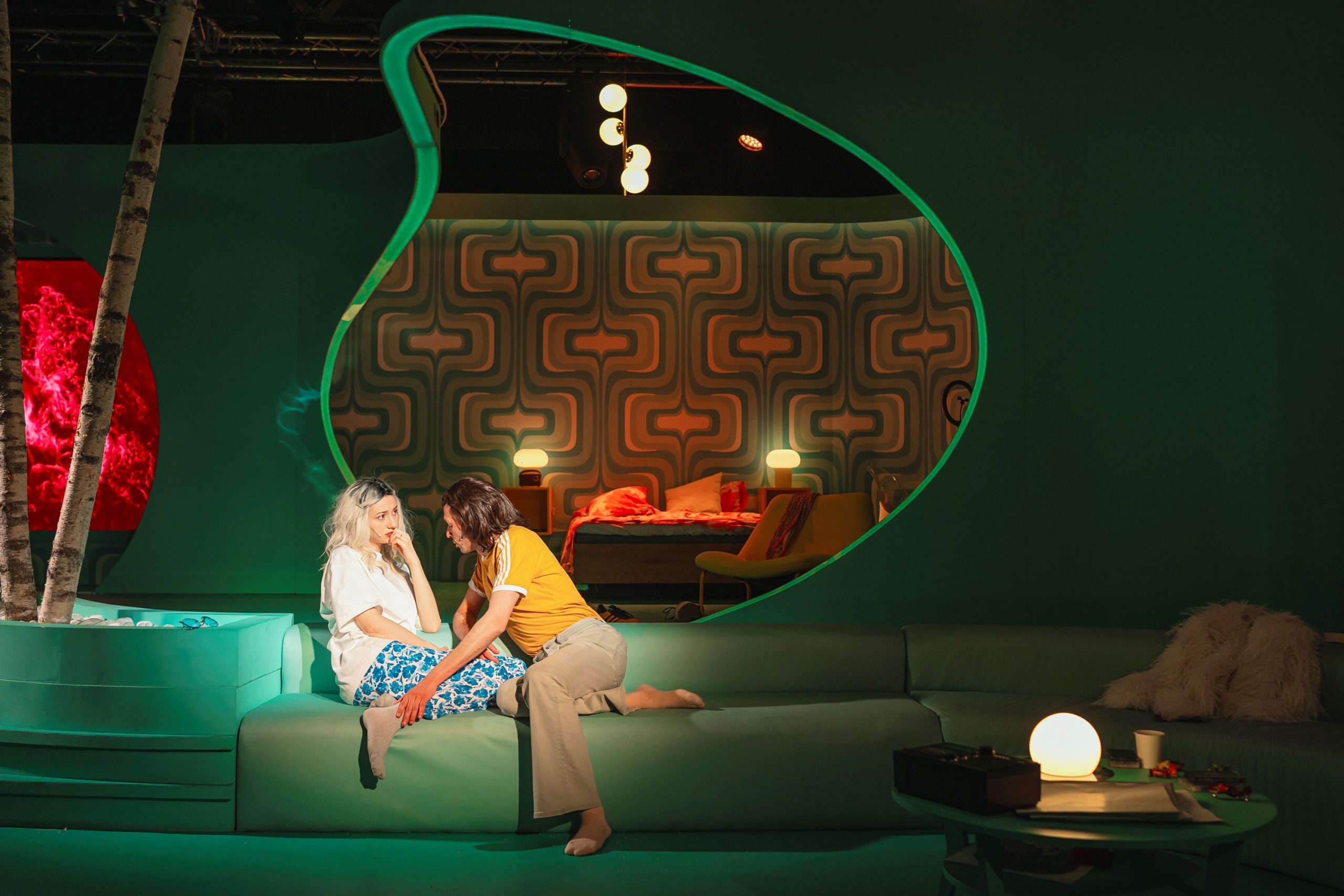 &bdquo;Teatro L&uacute;cido la Malul Infinitului&rdquo; al treilea spectacol al lui Radu Afrim la Teatrul de Stat Constanța &ndash; premiera oficială, s&acirc;mbătă, 5 aprilie 2025