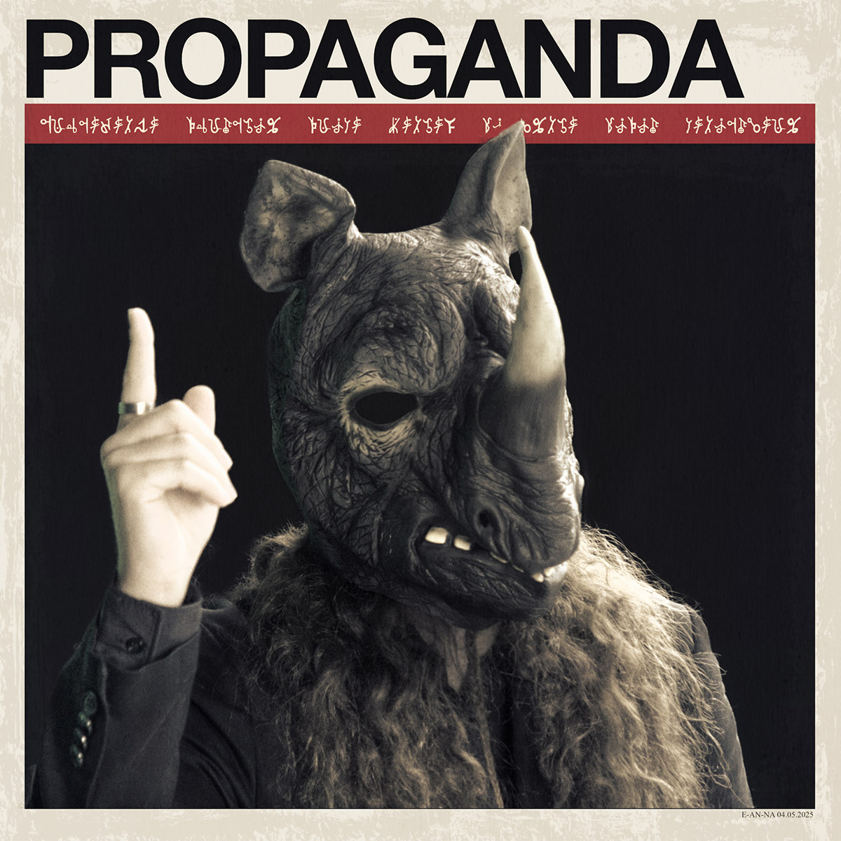 E-an-na lansează &bdquo;Propaganda&rdquo; &ndash; un manifest muzical despre manipulare, alegeri și efectul de turmă