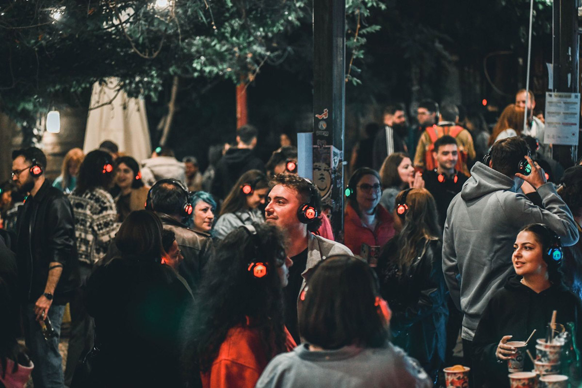 J&rsquo;ai Bistrot București aniversează 12 ani printr-un Silent Party și un Silent Concert Șuie Paparude