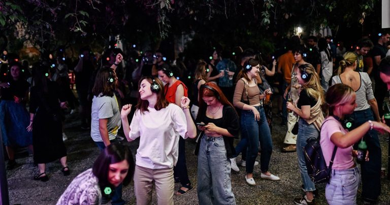 J’ai Bistrot București aniversează 12 ani printr-un Silent Party și un Silent Concert Șuie Paparude