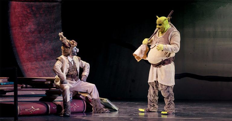 De pe Broadway la București: Shrek Musicalul revine pe scena ONB de Ziua Copilului. Horia Brenciu, în rolul capcăunului simpatic
