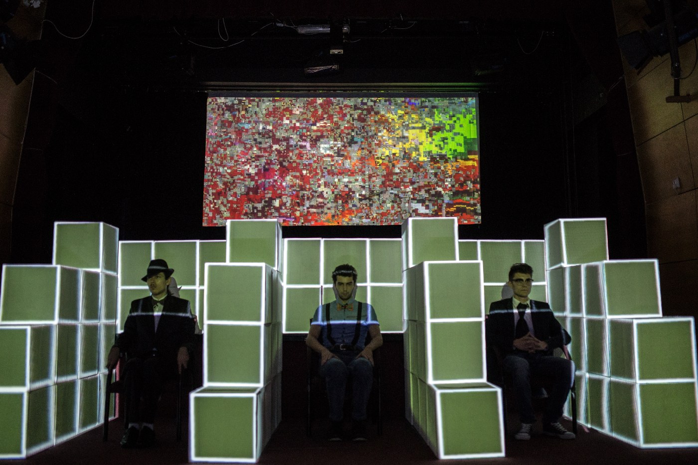 CLIN D’OEIL | ANDREI COZLAC: “Relația între temporalitate și artă este foarte subiectivă” ANDREI COZLAC interviu