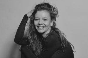 Réka Kovács debutează în dramaturgie la POINT Fort/da
