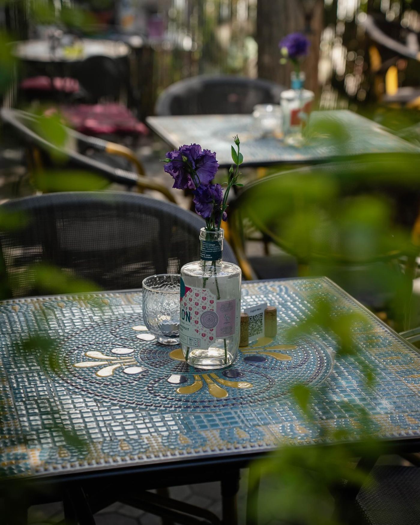 gradini cool bucuresti CIZ Wine Bar & More