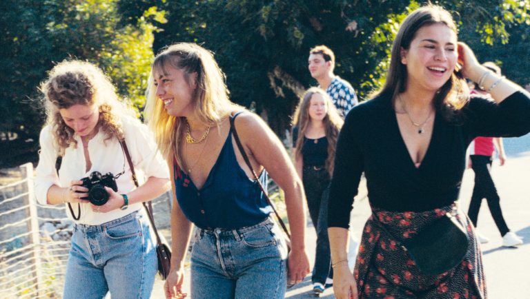 ÎN OBIECTIV - un film de Thierry de Peretti, despre fotografie și istorie, din 30 mai în cinematografe, distribuit de Independența Film