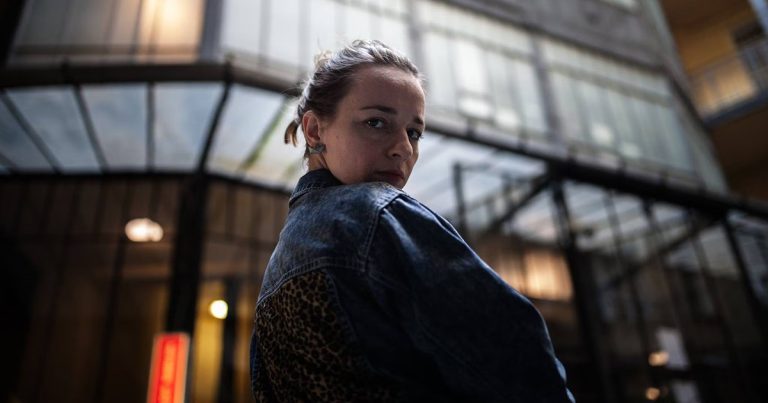 Interviu cu actrița ESZTER TOMPA