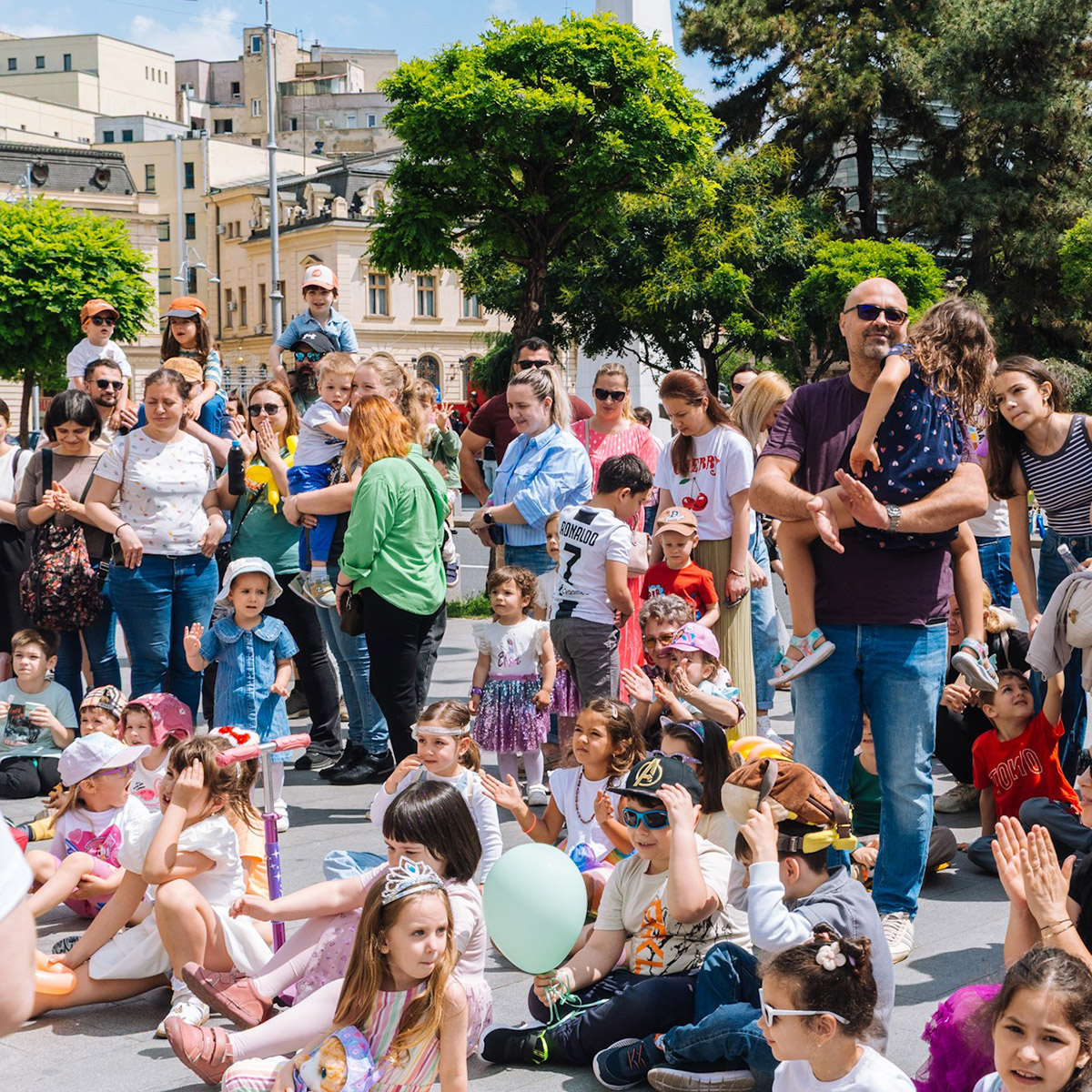 Weekendul #6 „Străzi deschise – București” aduce activări creative pe Dâmbovița, spectacole în aer liber și evenimente pentru toate vârstele