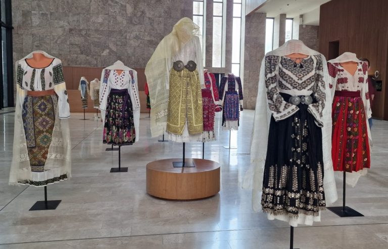 De Ziua Universală a Iei, ARCUB deschide expoziția „Alai”, curatoriată de Ștefana Samfira, o pledoarie pentru Patrimoniul Viu, la Casa Eliad