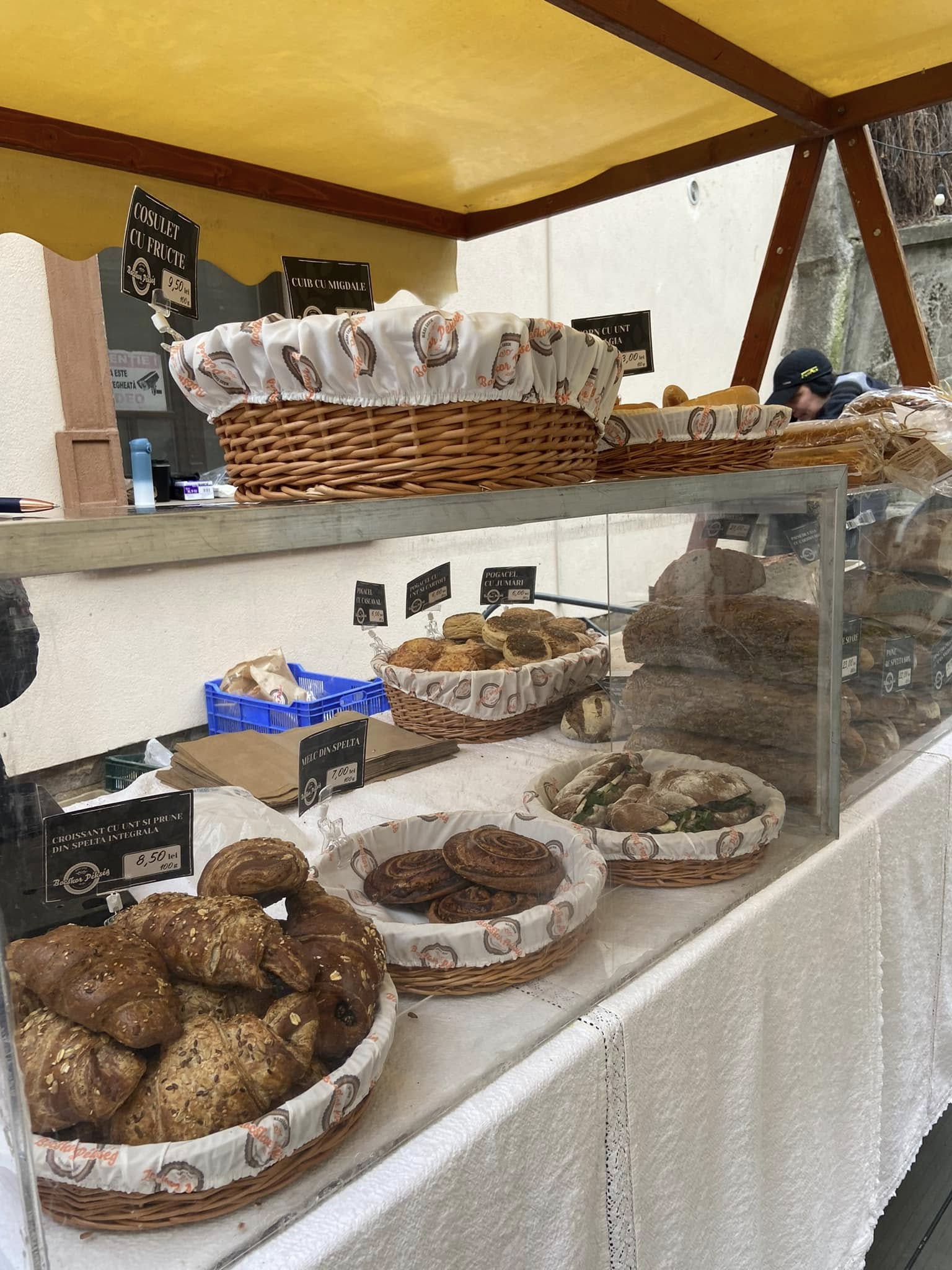 Local Farmers' Market - Buy fresh, buy local!