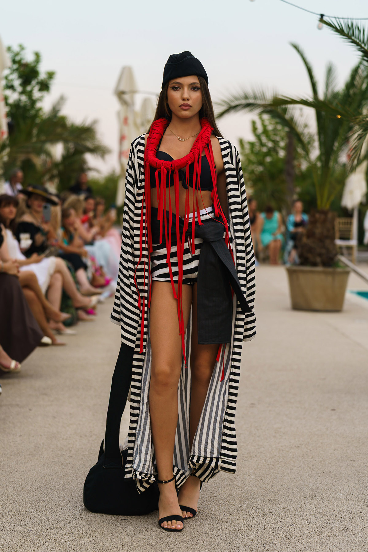 Cel mai chic eveniment al Verii: POOL FASHION SHOW 2025!