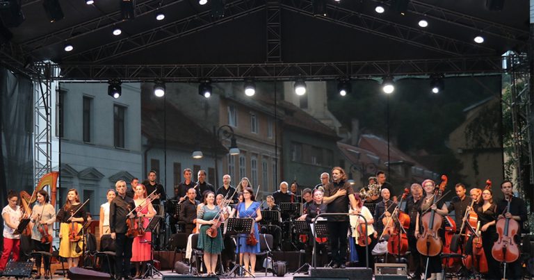 Concert în aer liber cu muzică de film: “Hollywood Classics” în Piața Sf. Ioan