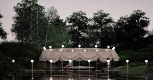 Instalația „Susur” transformă râul Moașa într-un loc magic la Făgăraș Fest 2025