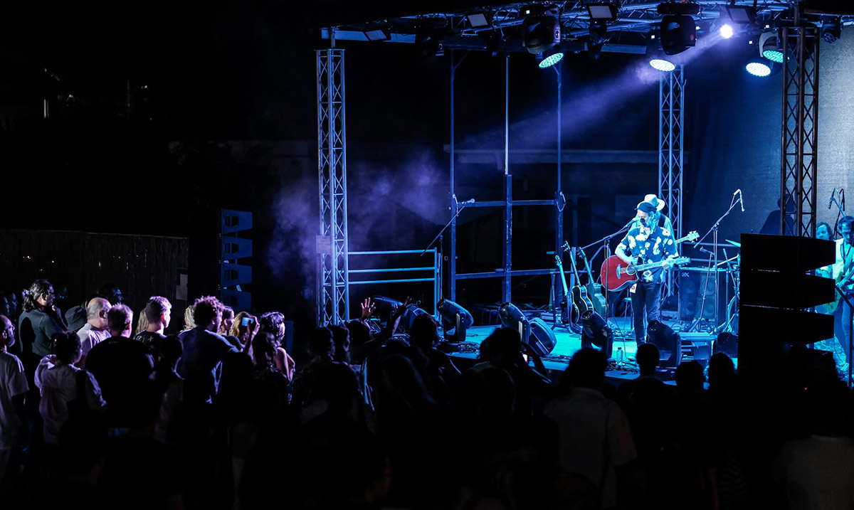 Cineva a creat aici. ȘI festival 2025 &icirc;ncepe la 2 Mai