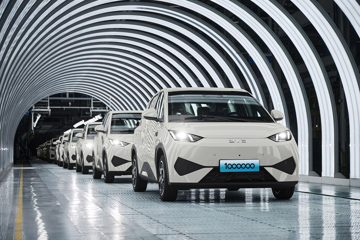 BYD a atins un milion &icirc;n producția modelului record DOLPHIN SURF