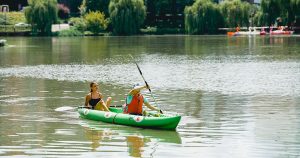 PREMIERĂ: cursuri de echitație adaptată în cadrul celei de-a cincea ediții a proiectului ”Caiacul, o cultură sportivă inovativă pentru tineret” 