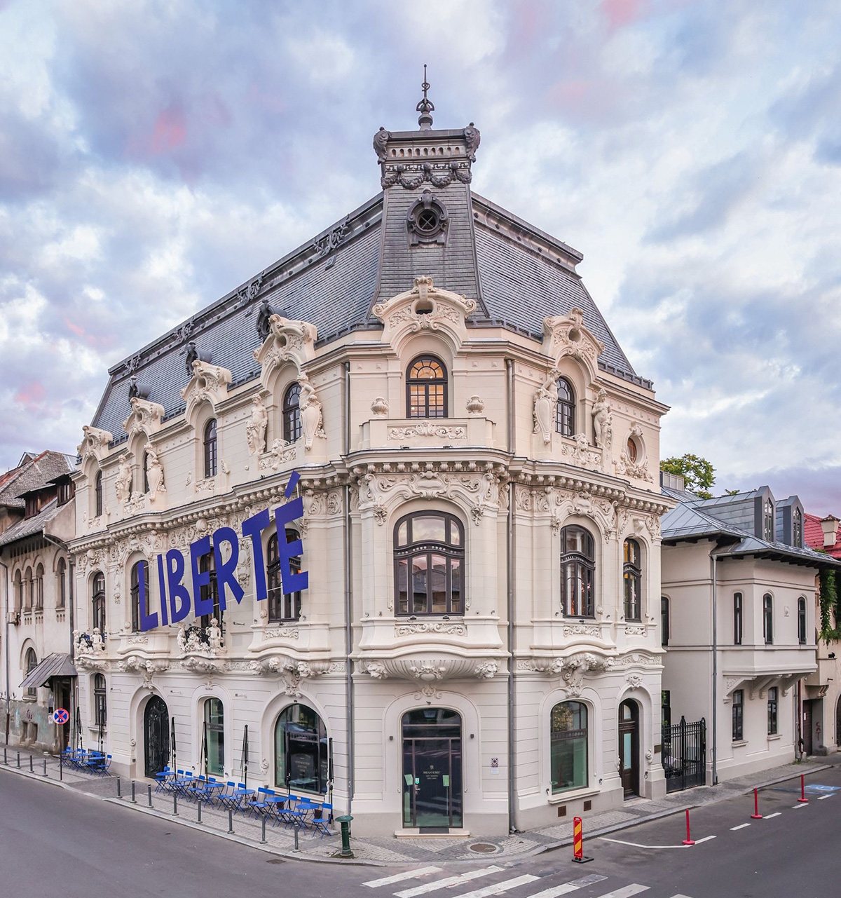 LIBERTÉ La Mița Biciclista – O reverență pentru Franța, un manifest pentru libertate