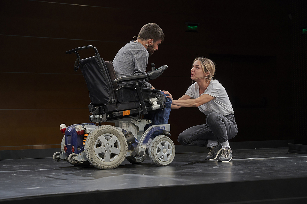 Nicio pastilă magică, primul spectacol cu actori cu dizabilități motorii &icirc;n distribuție, va fi transmis live pe 10 iulie