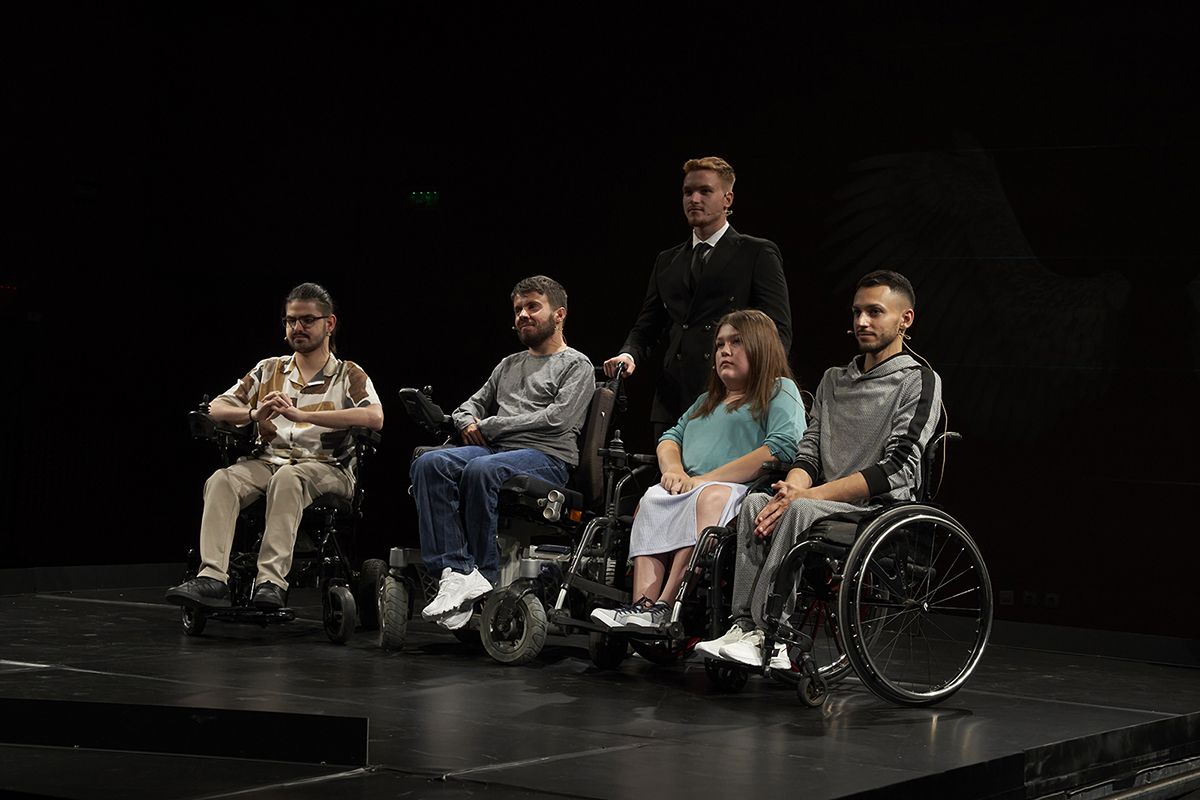 Nicio pastilă magică, primul spectacol cu actori cu dizabilități motorii &icirc;n distribuție, va fi transmis live pe 10 iulie