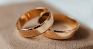 Top 10 modele de verighete care nu se demodează niciodată