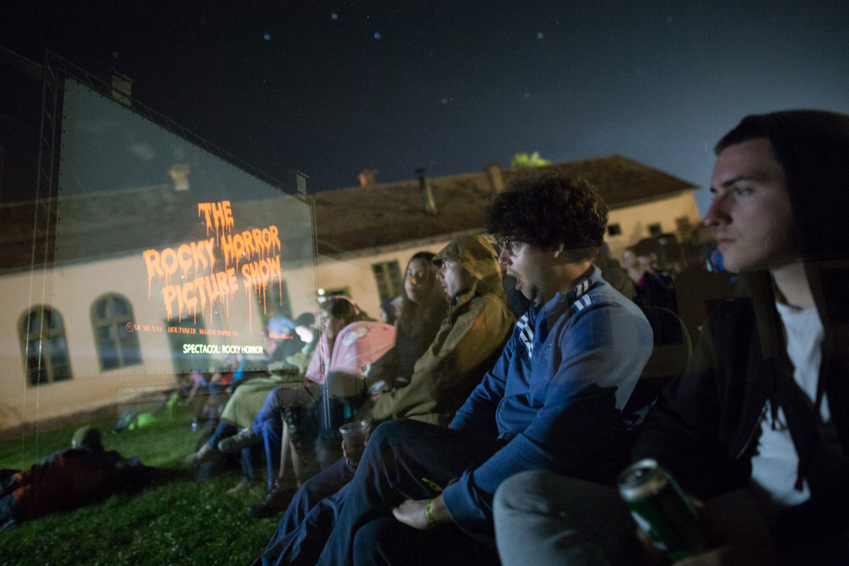 LUNĂ PLINĂ.10 &ndash; Horror, fantezie și umor negru la puterea zece