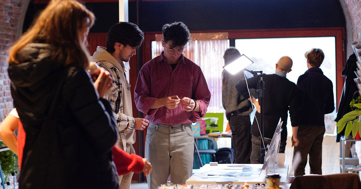 POP&ndash;UP Fair, Indecis Artist-Run