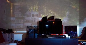 Jurnalismul, psihologia, antropologia și artele vizuale angajate în cercetarea singurătății între membrii Generației Z