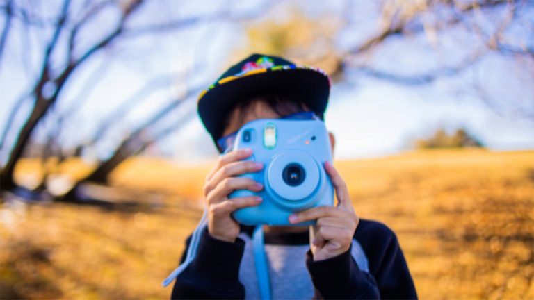 Află cum să organizezi cea mai memorabilă petrecere sau nuntă cu ajutorul unui aparat foto instant