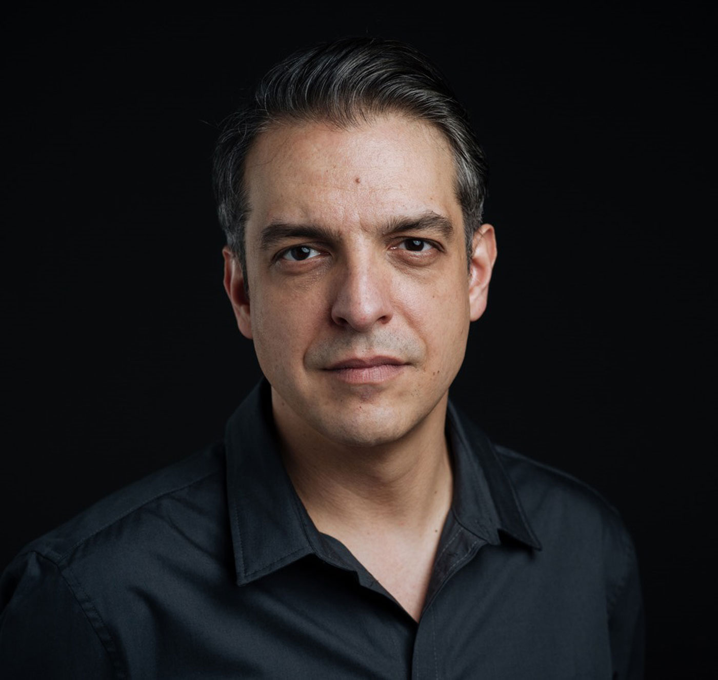 IONUŢ GRAMA: “Mi-aș dori să găsesc locuri noi din mine în fiecare rol” Interviu cu IONUȚ GRAMA 2025