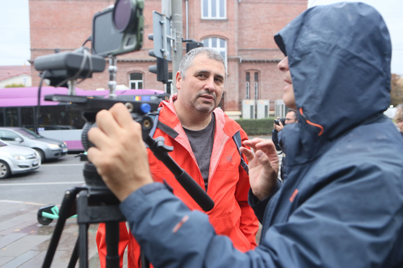 CLIN D’OEIL | RADU JUDE: “Cinema-ul ar trebui lăsat liber și recunoscut în toate formele lui” Radu Jude interviu 2025