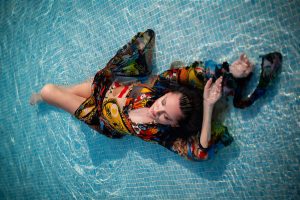 Vară incandescentă şi cool... la piscină