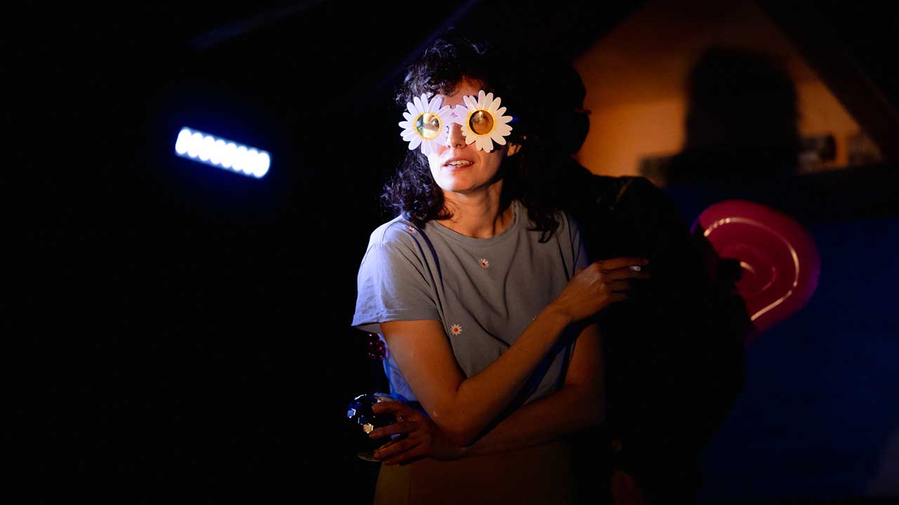 Spectacolul„Baby Fever” cucerește scena: două premii la Festivalul Bucharest Fringe!