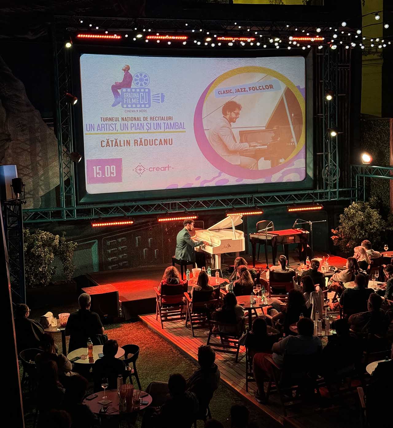 Cătălin Răducanu aduce pianul și țambalul la Grădina cu Filme &ndash; singurul recital &icirc;n aer liber din ediția a III-a a Turneului Național Un artist, un pian , un țambal&nbsp;
