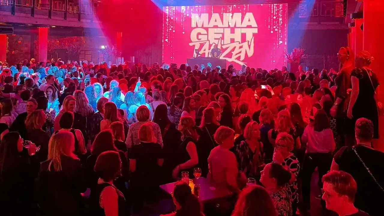 Iașiul găzduiește primul eveniment „Mama merge la dans” / „mamagehttanzen” din România
