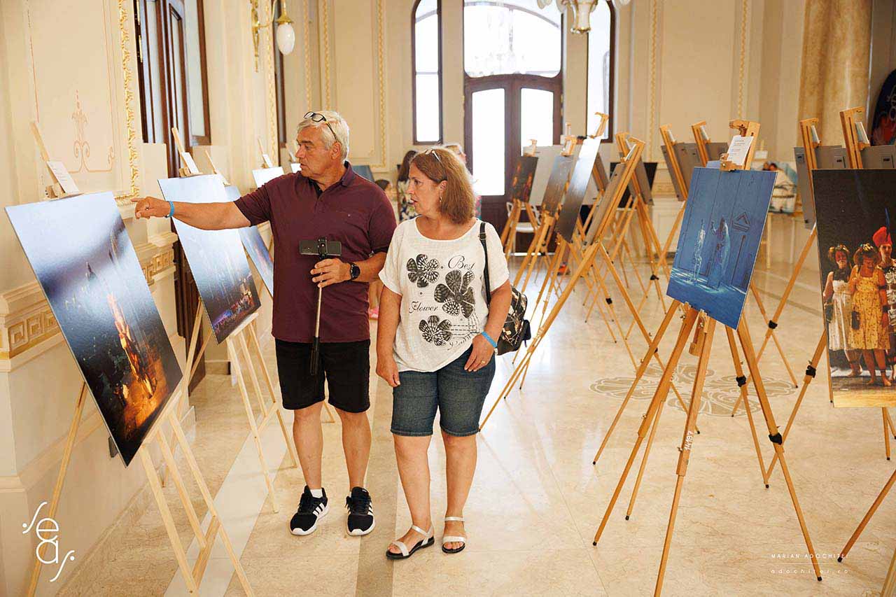 Finisajul expoziției Silviu Purcărete &ndash; 50 de ani de teatru va avea loc &icirc;n prezența regizorului, la Cazinoul din Constanța